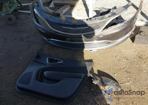 2015 Chrysler 200 Limited z USA, uszkodzony, nr VIN 1C3CCCAB3FN741880